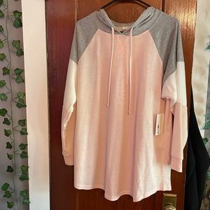 Light weight long sleeve hoodie like